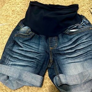 Maternity shorts